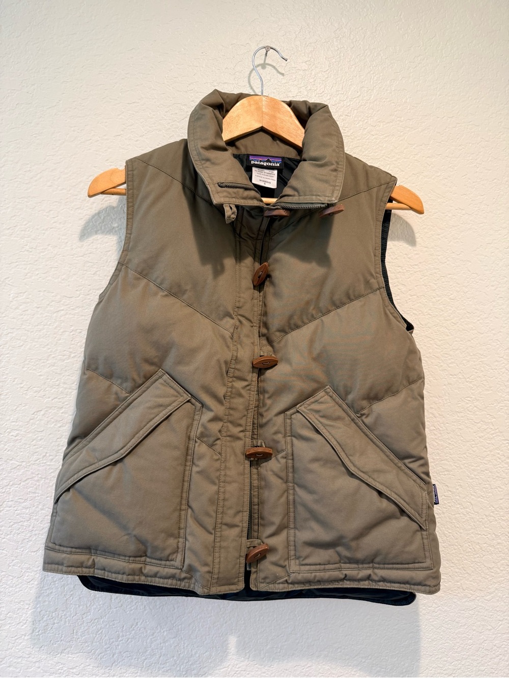 Patagonia Army Green Puffer Vest Toggle Front Women’s Small Outdoor Gorpcore - Picture 2 of 5